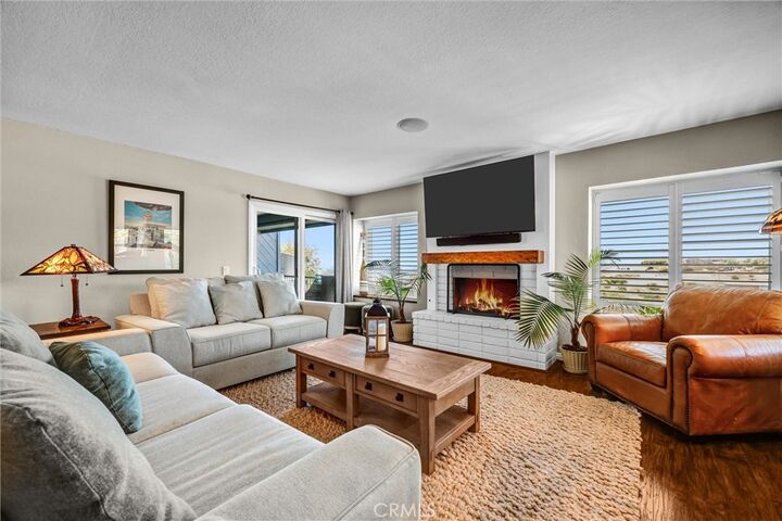 Property Photo:  134 Avenida Presidio  CA 92672 