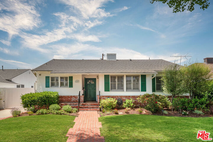Property Photo:  11447 Rose Avenue  CA 90066 