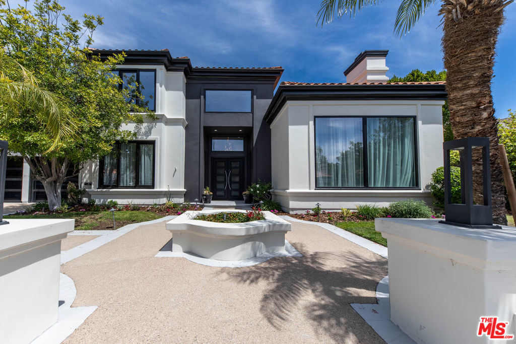 Property Photo:  5474 Amber Circle  CA 91302 