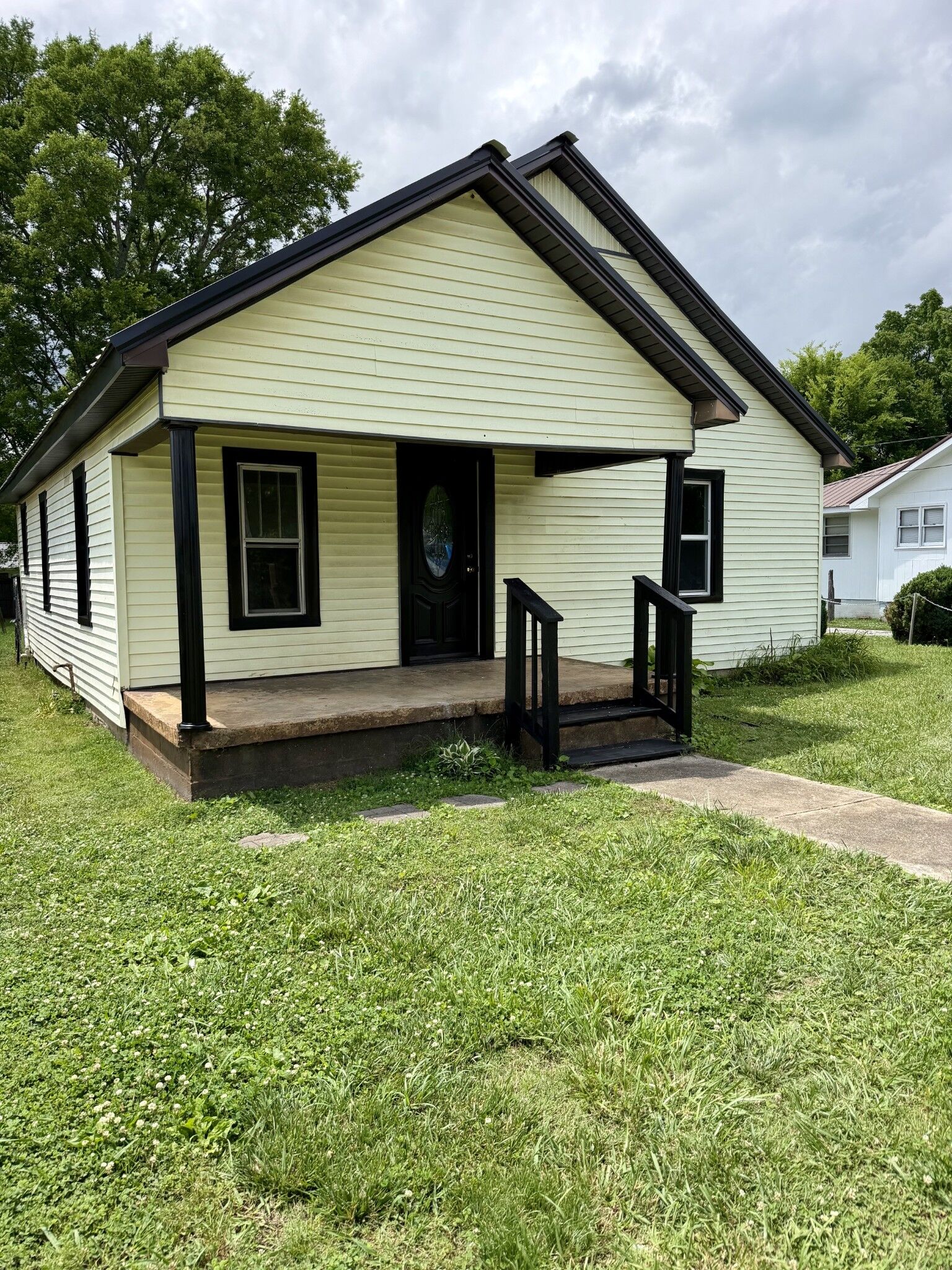 Property Photo:  125 Walnut St  TN 37318 