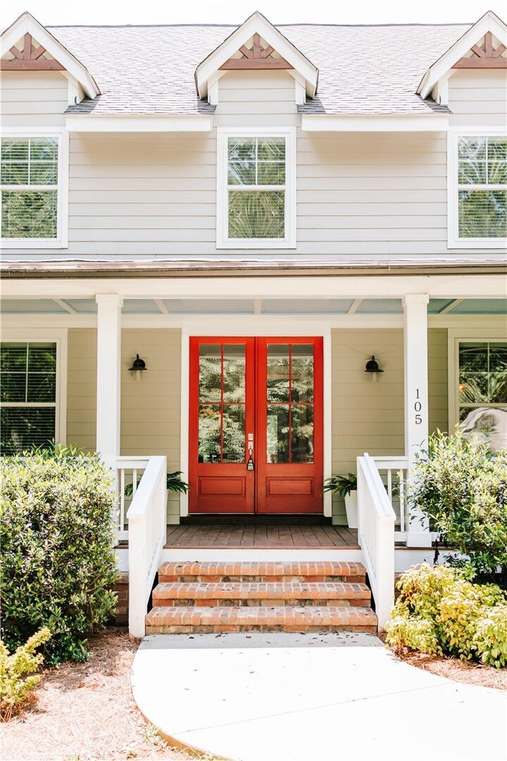 Property Photo:  105 Inverness Road  GA 30606 