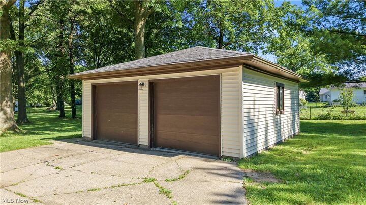 Property Photo:  1515 E 11th Street  OH 44460 