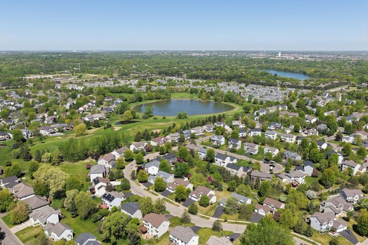 Property Photo:  2409 Golf Drive  MN 55129 
