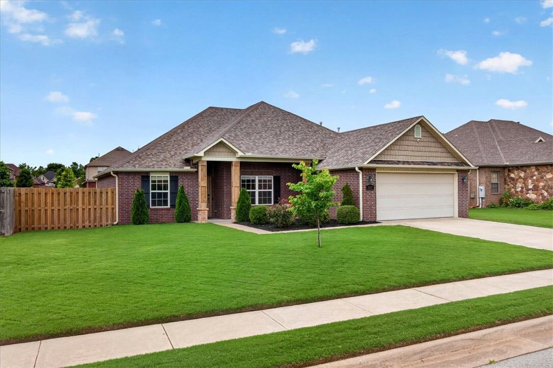 Property Photo:  112 Sussex Avenue  AR 72745 