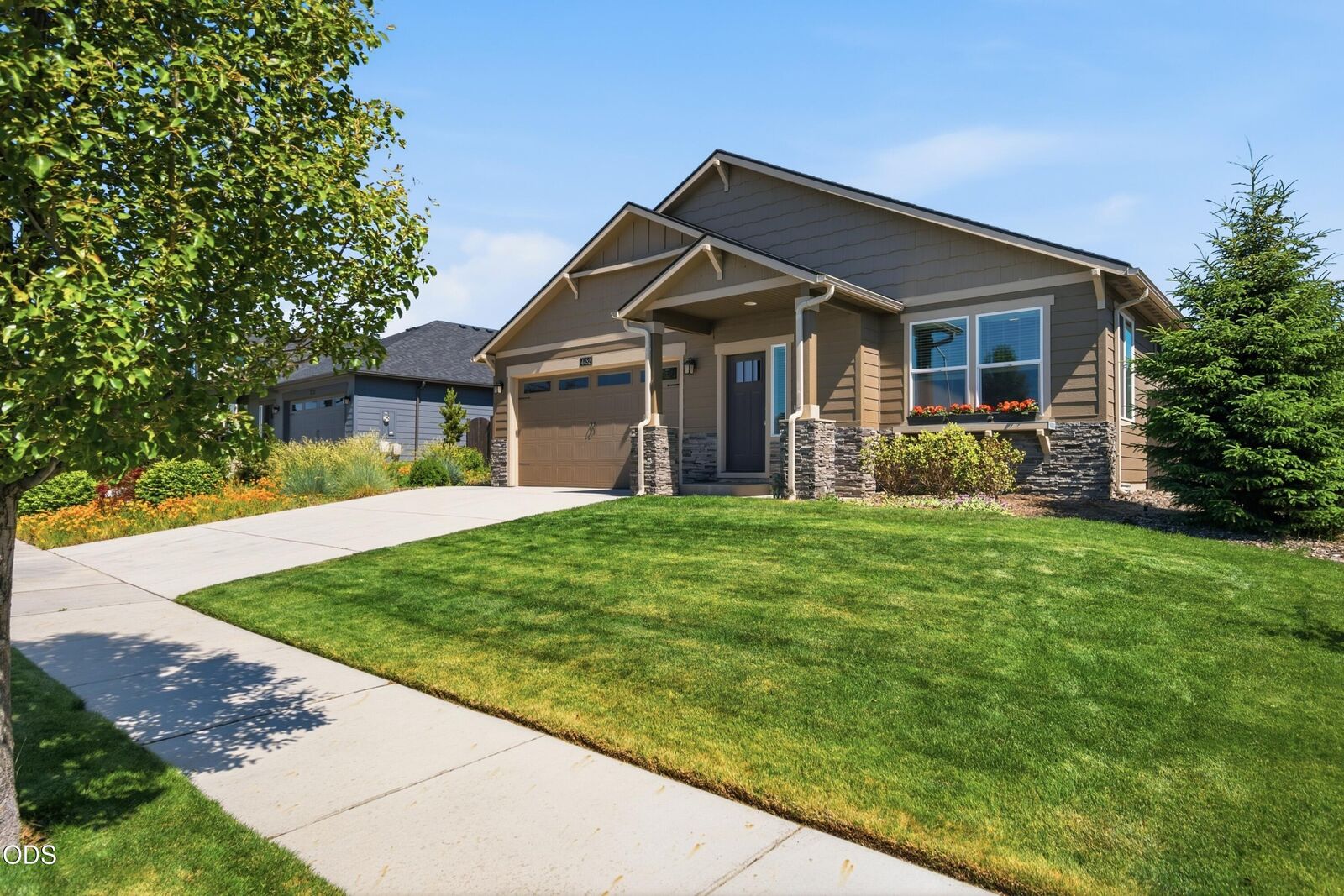 Property Photo: 4452 SW Salmon Place OR 97756