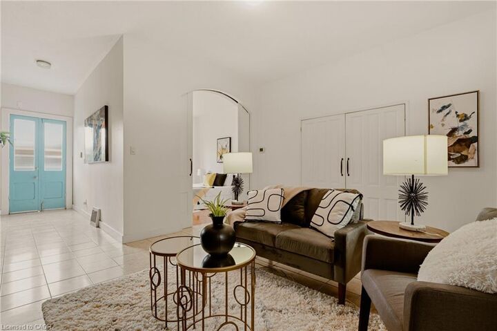 Property Photo: 163 Victoria Avenue N ON L8L 5E9