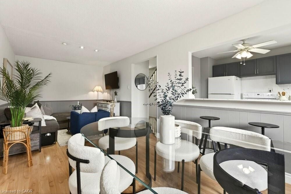 Property Photo: 1350 Limeridge Road E 4 ON L8W 1L6