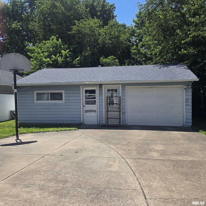 Property Photo: 540 Lombard Street IL 61401