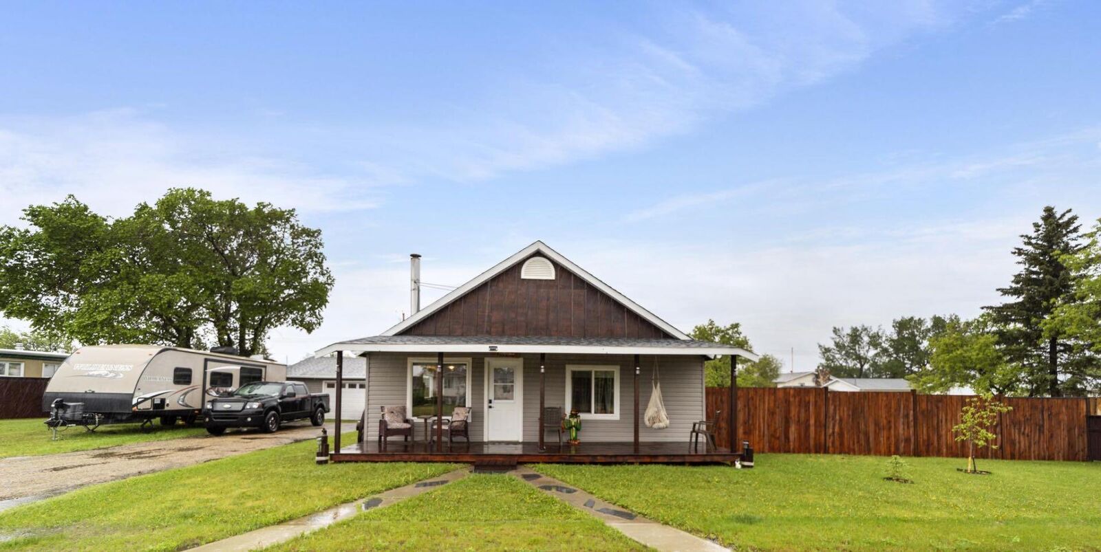 Property Photo:  1014 Main Street  AB T0B 3P0 