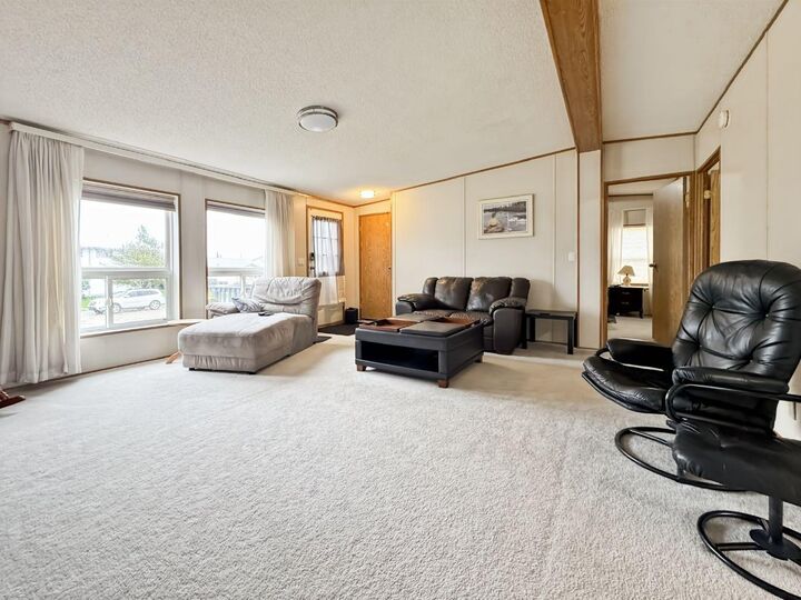 Property Photo:  4524 47 Avenue  AB T0E 1N0 