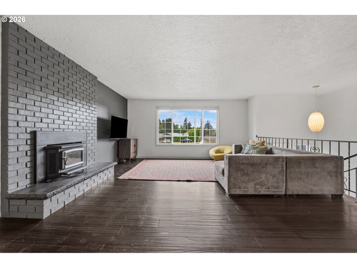 Property Photo: 1187 Netzel St OR 97045