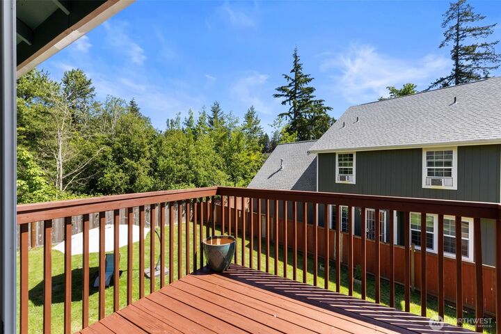 Property Photo:  2258 SE Upchurch Way  WA 98366 