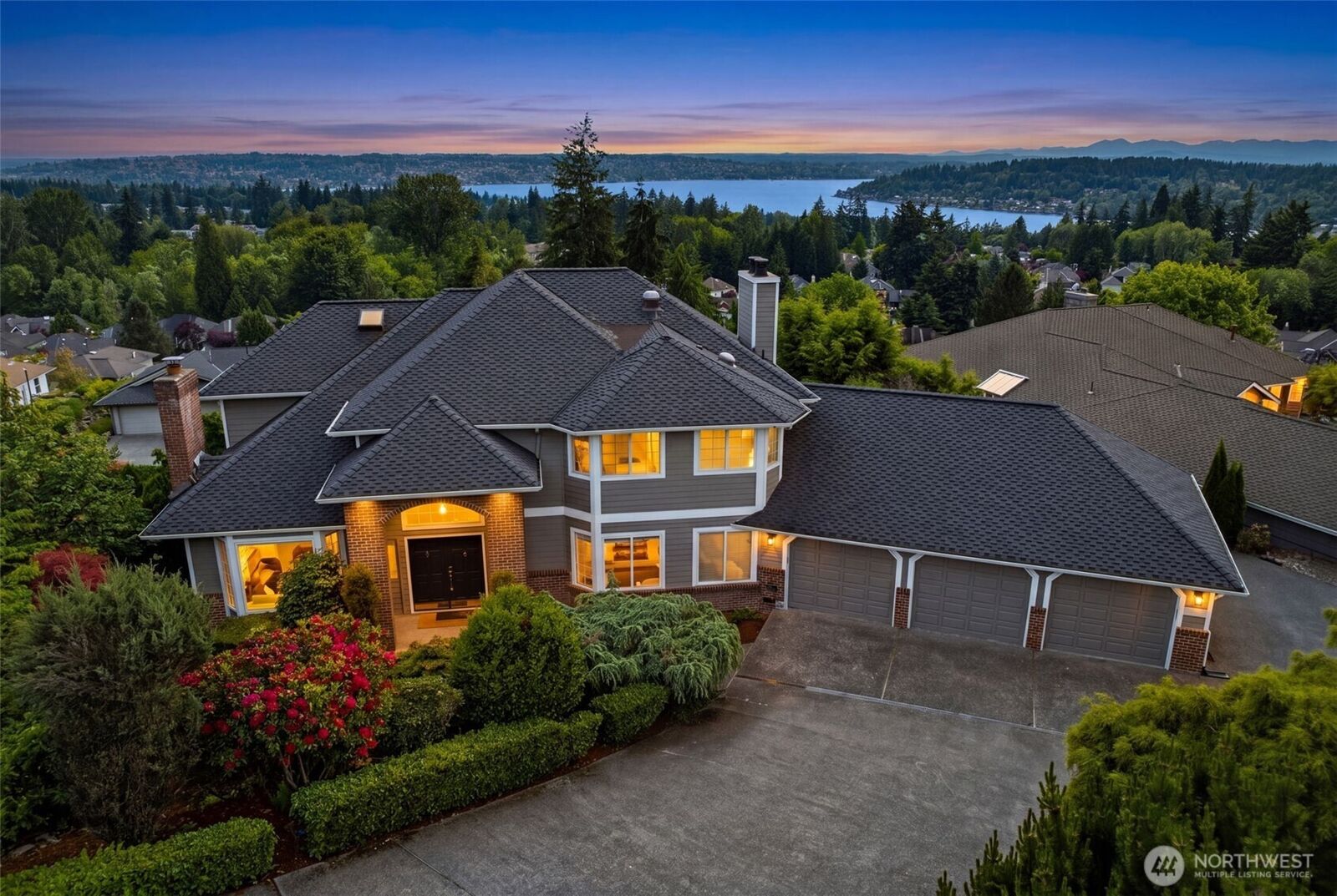 Property Photo:  7717  120th Place SE  WA 98056 