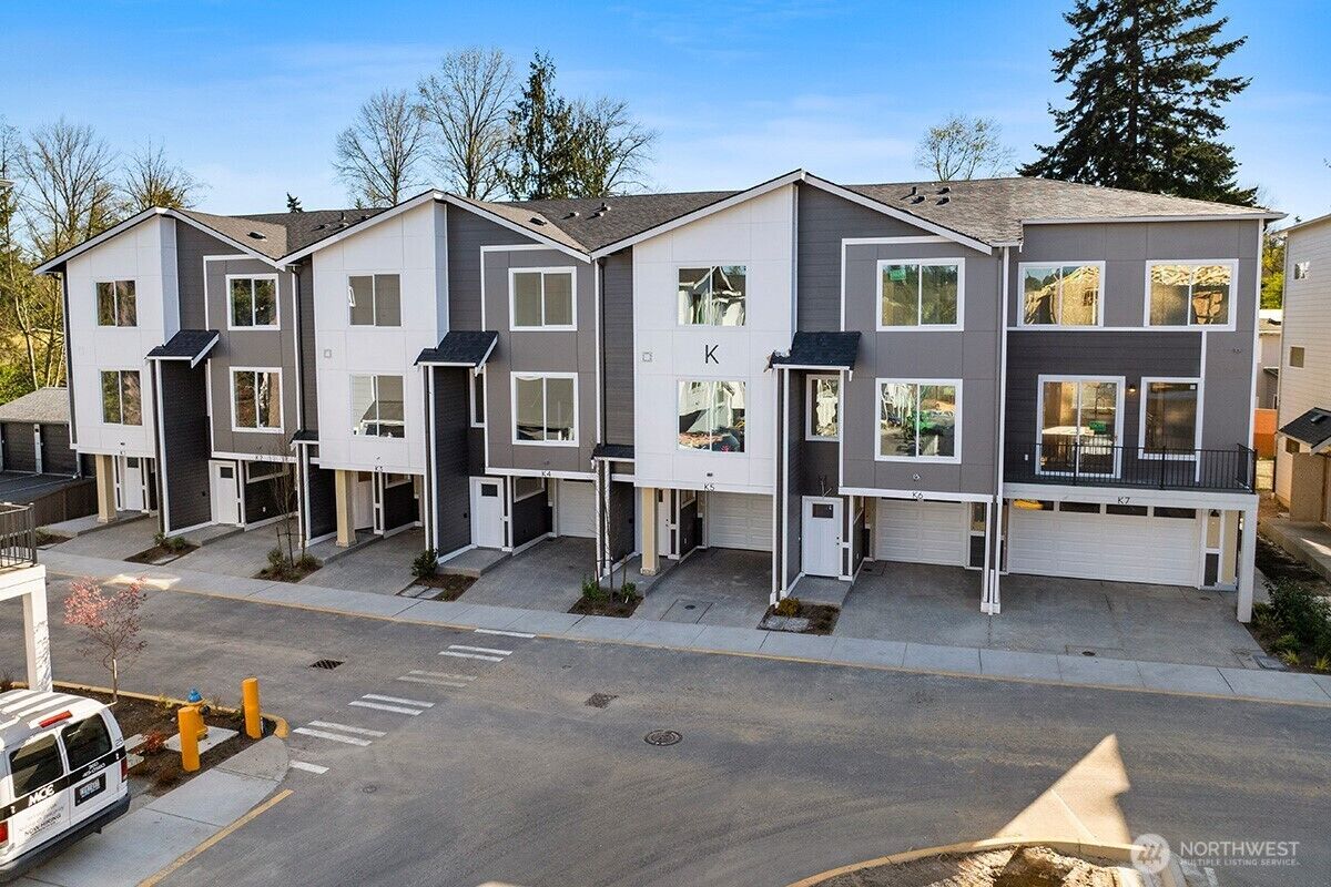 Property Photo: 16823 Alder Way K1 WA 98037