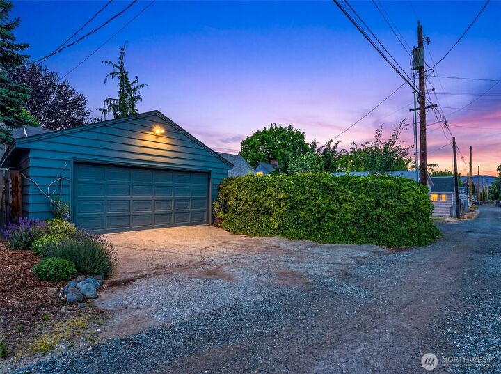 Property Photo: 19 N Garfield Avenue WA 98801