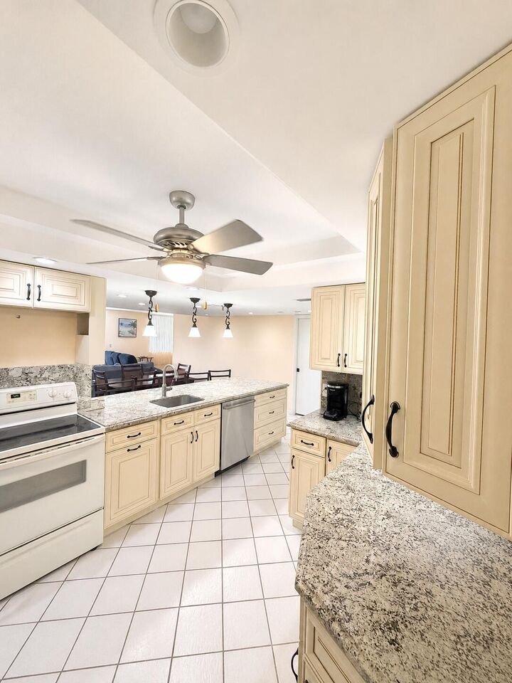 Property Photo:  6500 NW 2nd Avenue 512  FL 33487 
