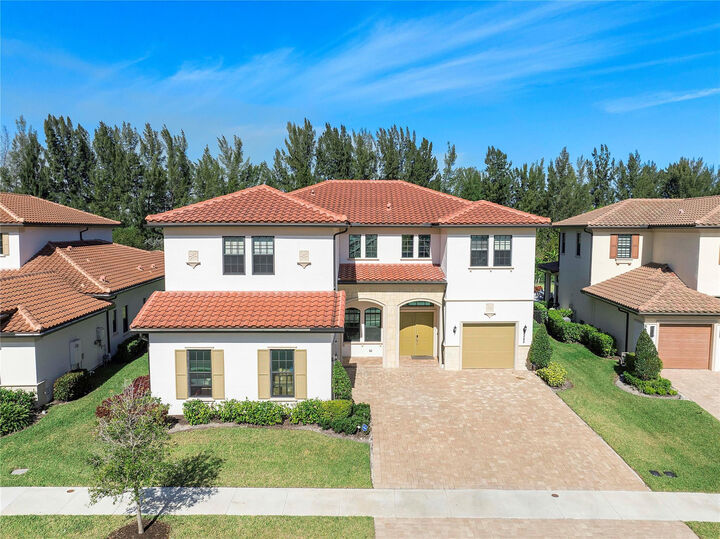 Property Photo:  9245 W Parkland Bay Trail  FL 33076 