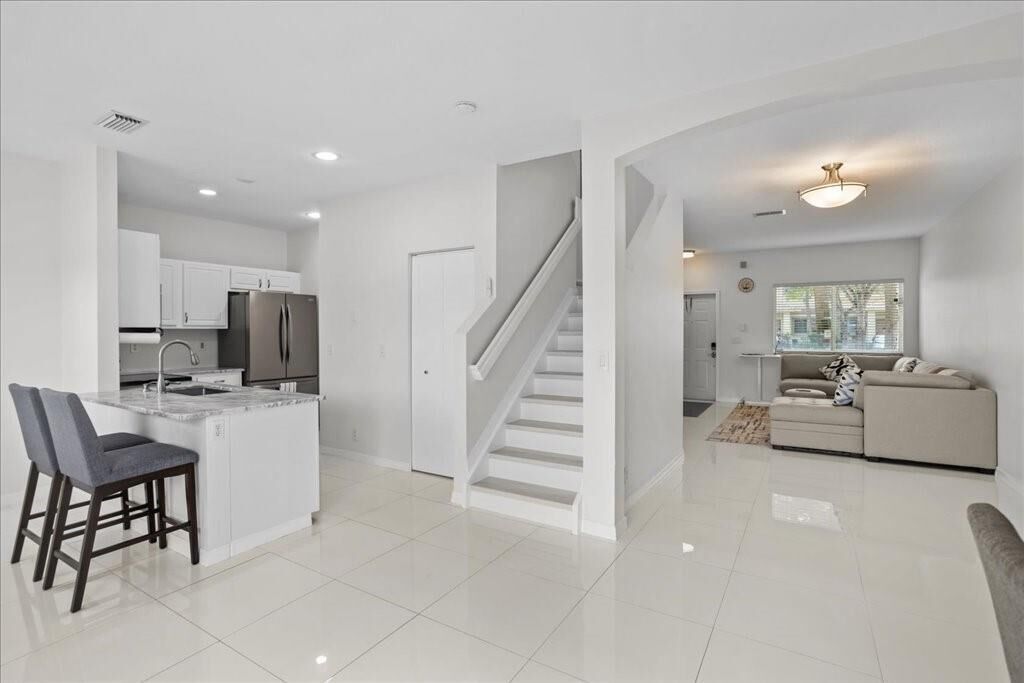 Property Photo:  4722 Lago Vista Drive  FL 33073 