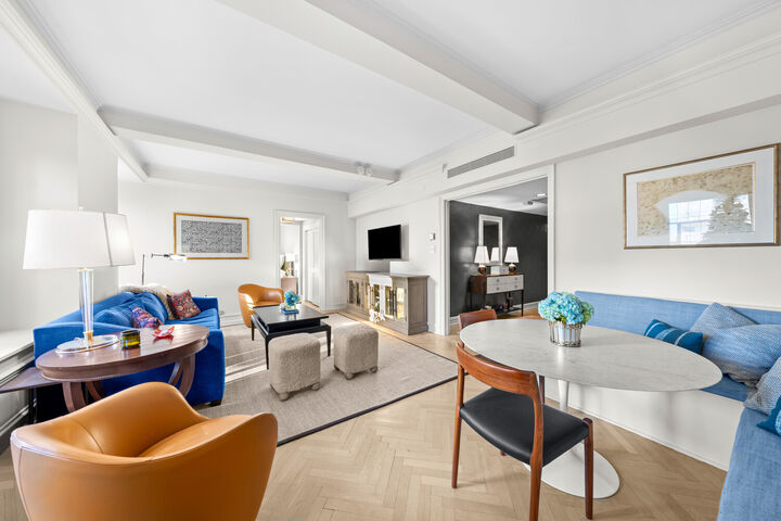 Property Photo: 160 Central Park S 2811 NY 10019