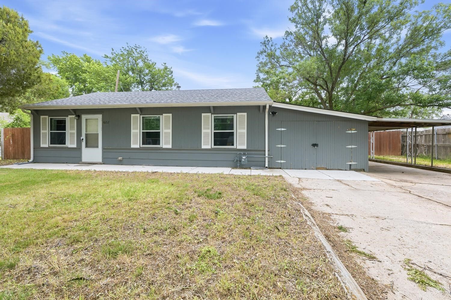 Property Photo: 6212 N West Park View St KS 67219