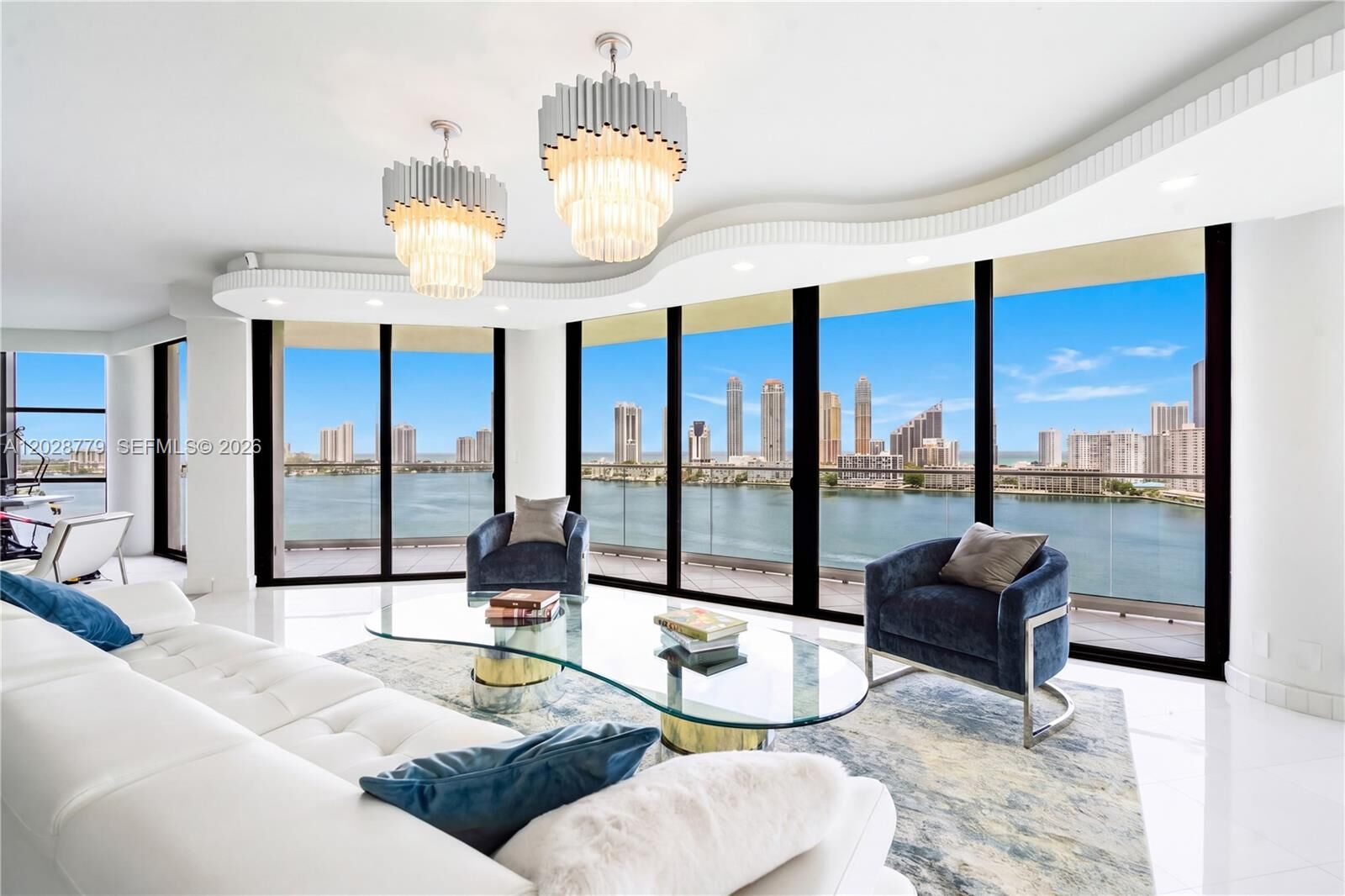 Property Photo:  2800 Island Blvd 1605  FL 33160 
