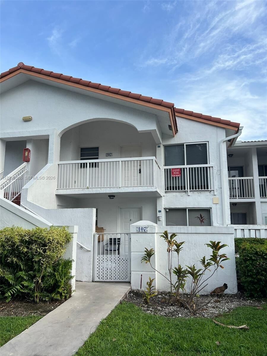 Property Photo:  15315 SW 76th Ter 207  FL 33193 