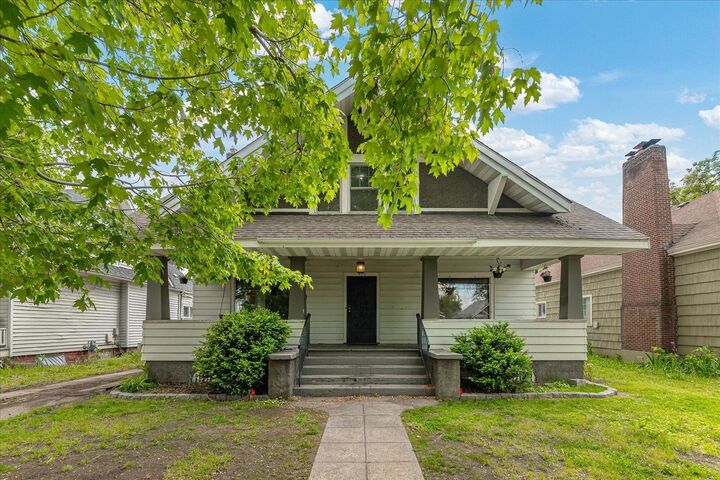 Property Photo:  524 E Baldwin Ave  WA 99207 