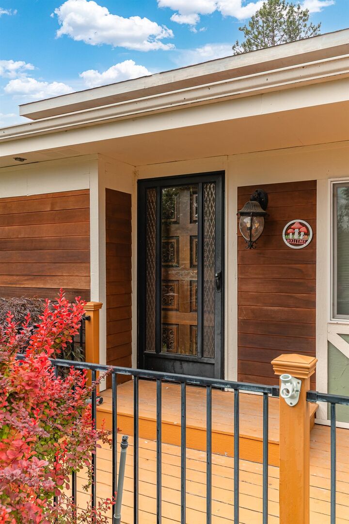Property Photo: 5024 S Madelia St WA 99223-8129