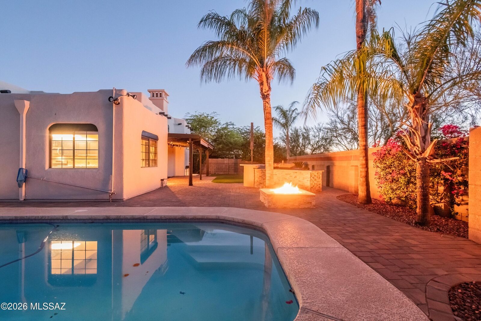 Property Photo: 12831 N Meadview Way AZ 85755