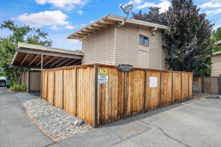 Property Photo:  1621 Mowry Square #201  WA 99354 