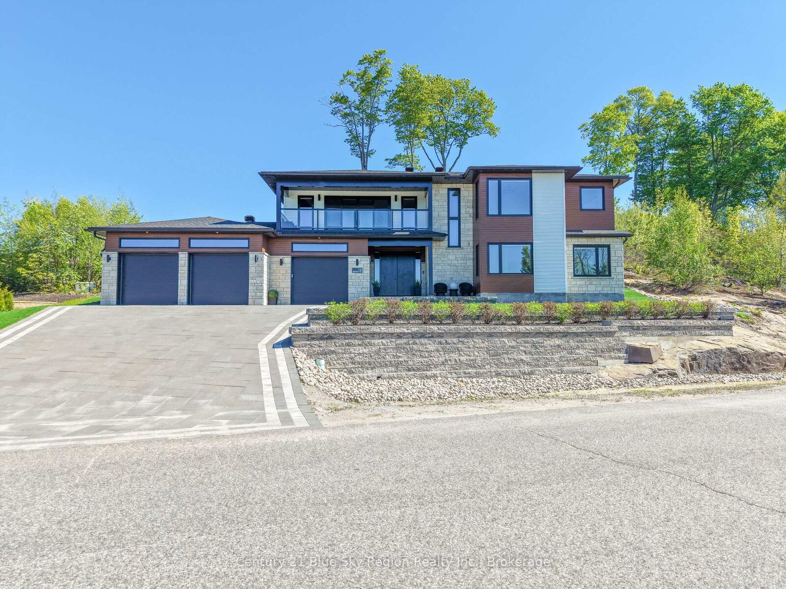 Property Photo: 13 Kenreta Drive ON P1C 0A5