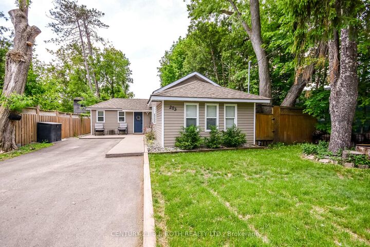 203 Southview Road — photo 1