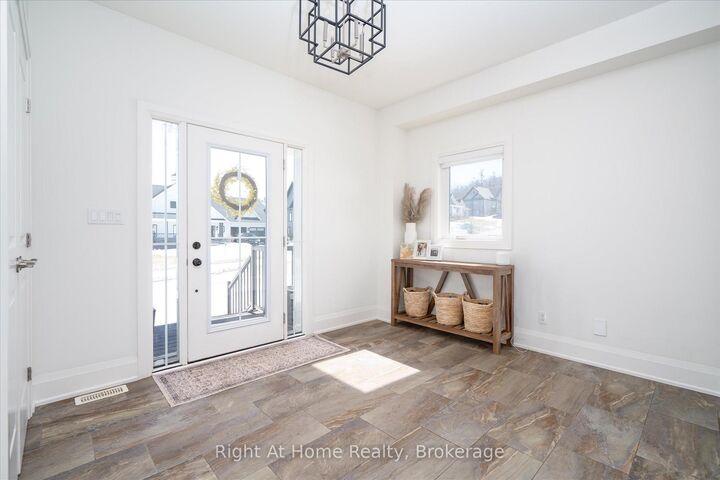 Property Photo: 16 Gelderland Crescent ON L0K 1E0