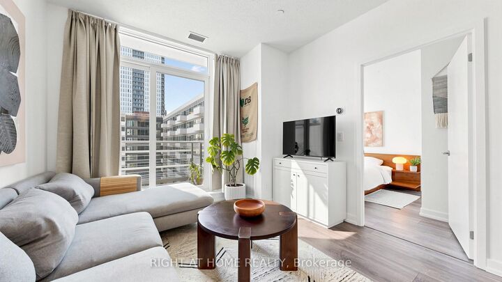 200 Sackville Street 714 — photo 1