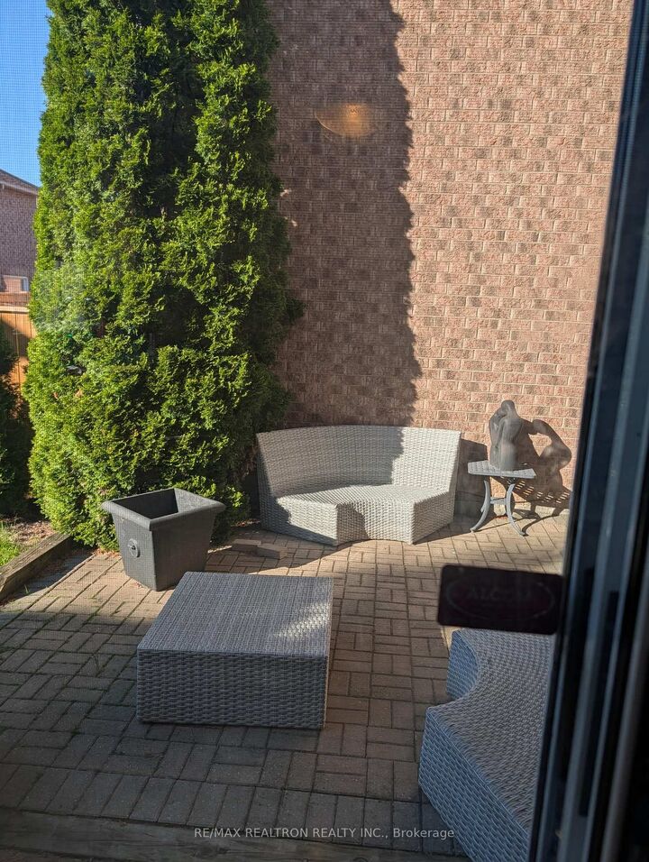 Property Photo: 16 Bison Run Road ON L6R 1S2