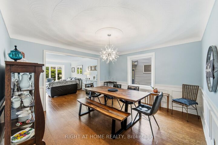 Property Photo: 21 Francis Creek Boulevard ON L2W 1B1