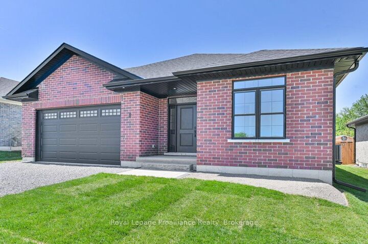 Property Photo: 8 Dunmor Street ON K0K 3E0