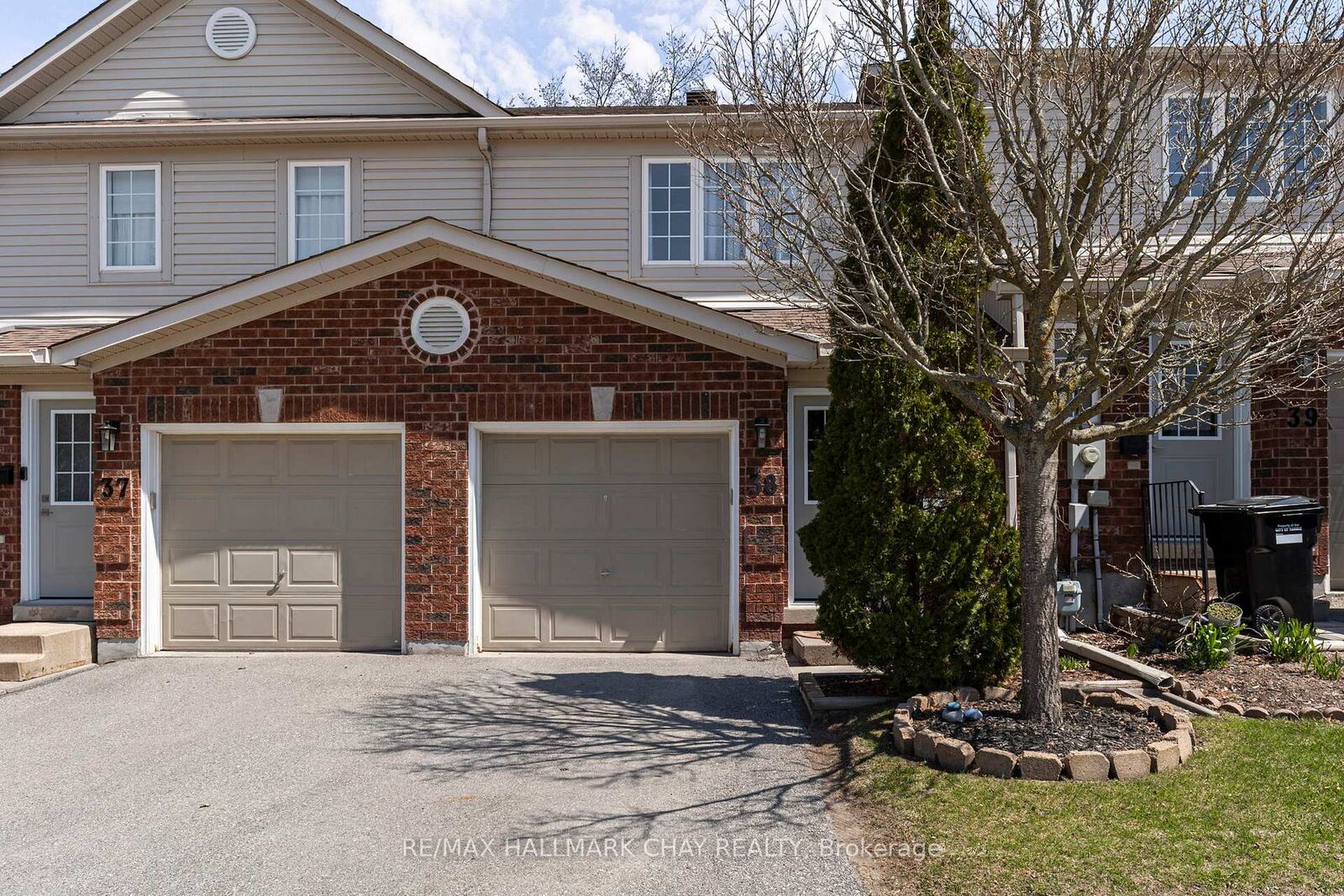 Property Photo: 430 Mapleview Drive E 38 ON L4N 0H4