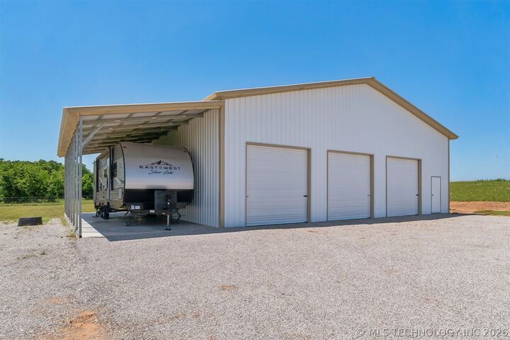 Property Photo: 770696 S 3510 Road OK 74023