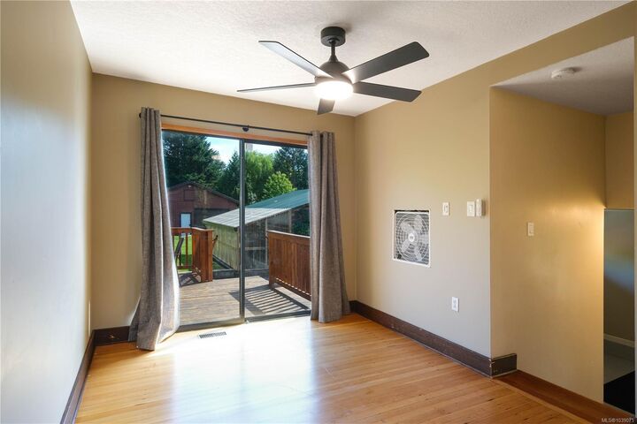 Photo de la propriété:  811 Nicholls Rd  BC V9W 3P7 