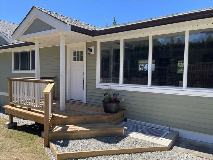 Property Photo: 5054 Dundalk Ave N BC V9Y 8P8