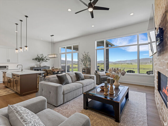 Property Photo:  321 Thorn Creek Dr  UT 84036 