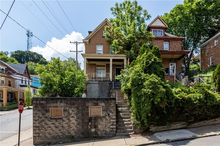 Property Photo:  1 Elm Ln  PA 15223 