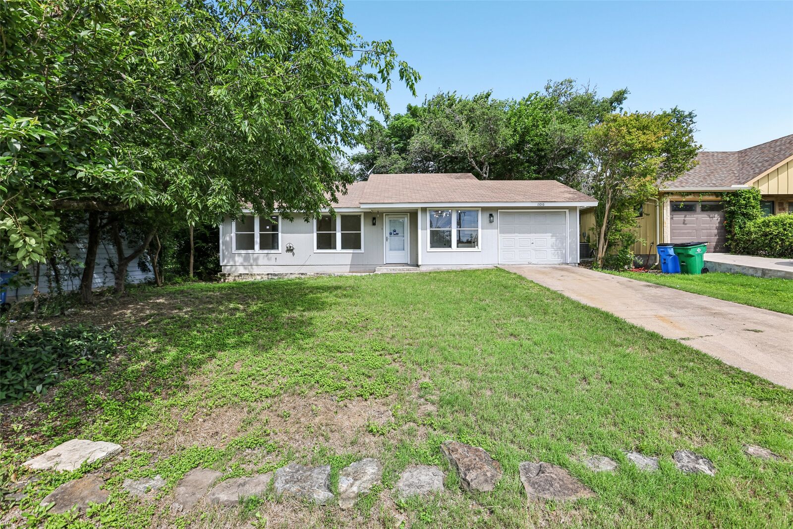 Property Photo:  11016 Oak Street  TX 78645 