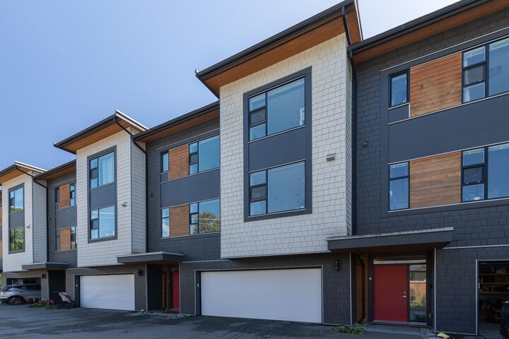 Property Photo: 38447 Buckley Avenue 3 BC V8B 0B8