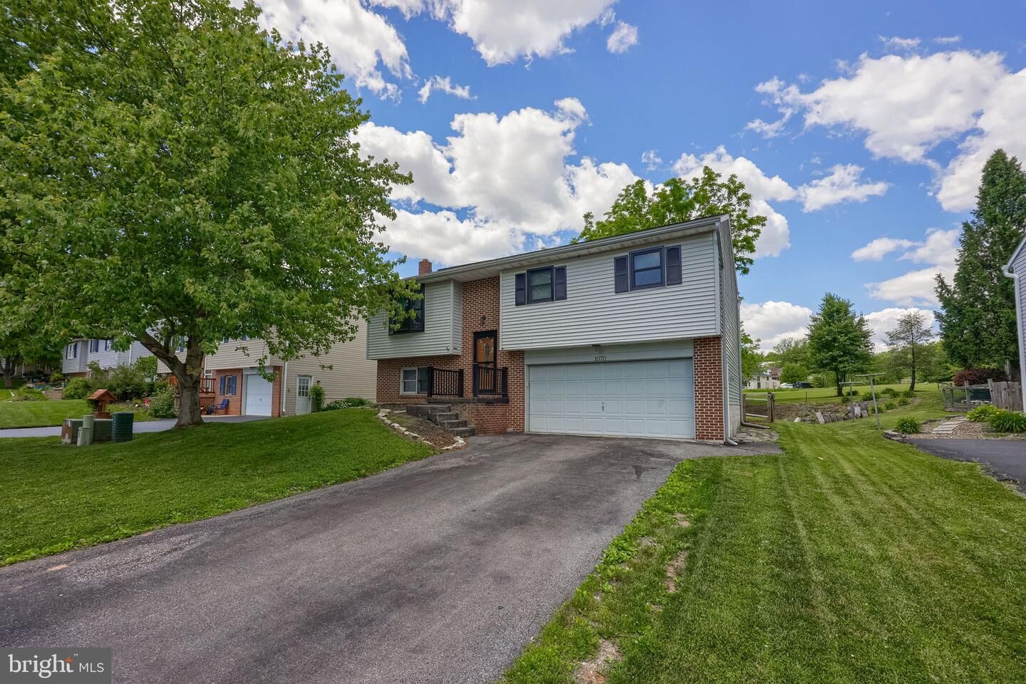 Property Photo:  1070 Holly Lane  PA 17517 