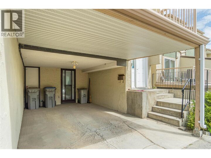 Property Photo: 1469 Springhill Drive 9 BC V2E 1H5