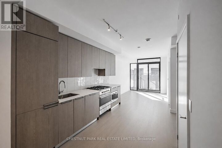 Property Photo:  160 Kingsway Crescent 703  ON M8X 0B5 