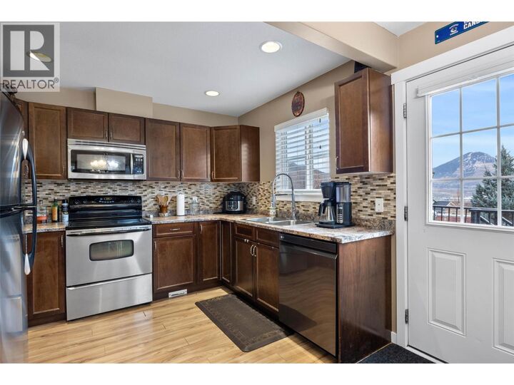 Property Photo: 930 Stagecoach Drive 17 BC V2B 0A9