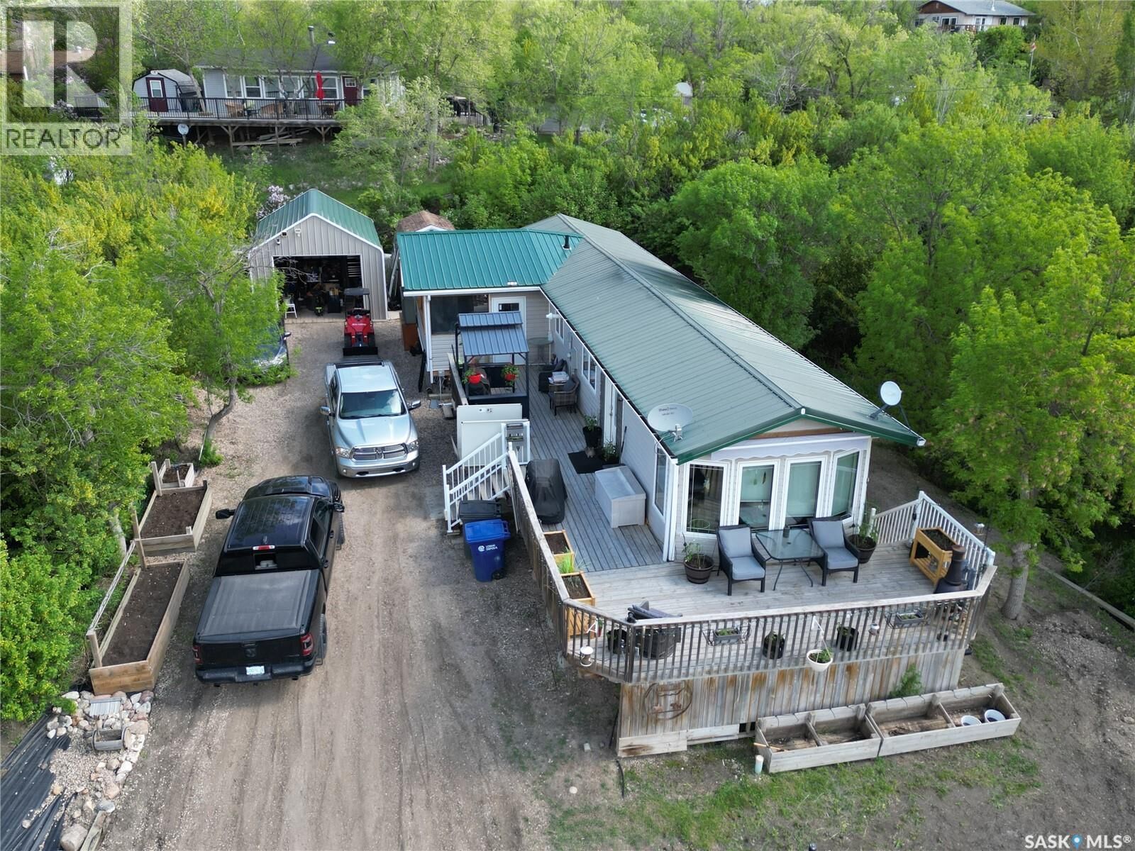Property Photo:  504 Lakeview Crescent  SK S0K 4L0 
